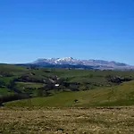 Chalet La Roulotte Romantique Des Volcans Saint-Saturnin (Cantal)
