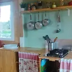 La Roulotte Romantique Des Volcans Chalet *