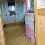 La Roulotte Romantique Des Volcans Chalet Saint-Saturnin (Cantal)