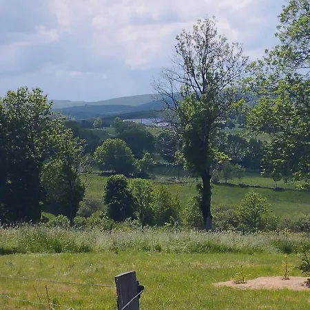 La Roulotte Romantique Des Volcans Saint-Saturnin (Cantal)