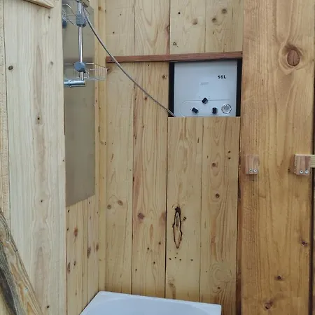 La Roulotte Romantique Des Volcans 木屋 *