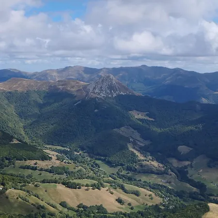La Roulotte Romantique Des Volcans *
