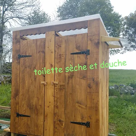 木屋 La Roulotte Romantique Des Volcans