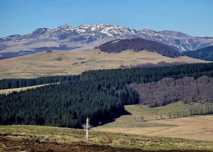 La Roulotte Romantique Des Volcans * Saint-Saturnin (Cantal)